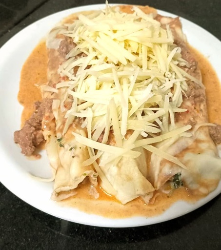 CANELONES C/SALSA BOLOGNESA