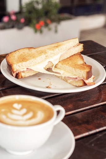 PROMO CAFE CON LECHE Y TOSTADO